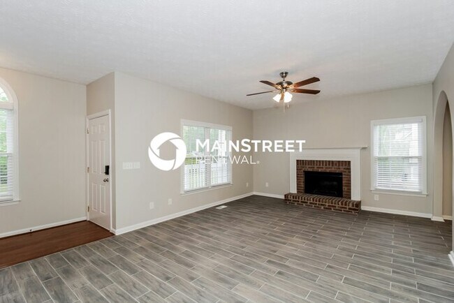 Building Photo - 5 Bedroom Pet-Friendly Home in Douglasvill...