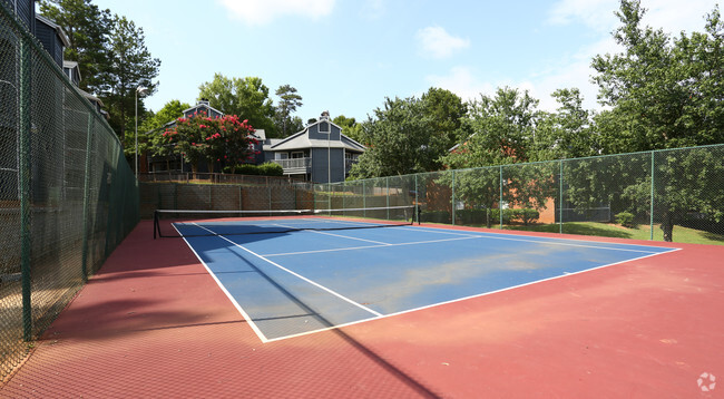 Cancha de tenis - The Hollows