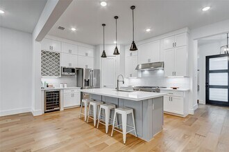 Building Photo - 7818 Janak Dr