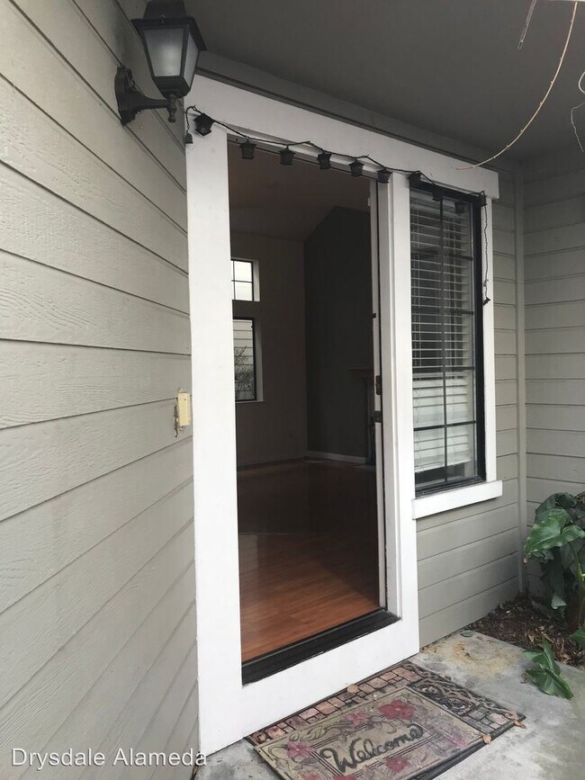 Foto del edificio - 3 br, 2.5 bath House - 1019 Foster Street