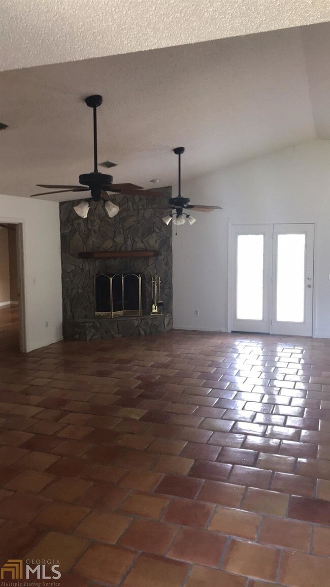 Building Photo - 143 Plantation Oaks Dr