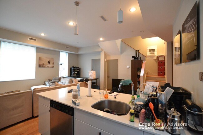 Foto del edificio - 51 Glenville Ave