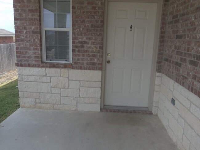 Foto del edificio - 2810 Windmill Ct