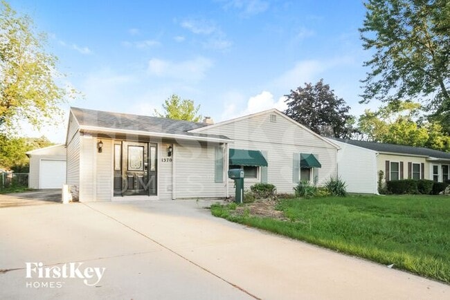 Building Photo - 1370 Robinwood Dr
