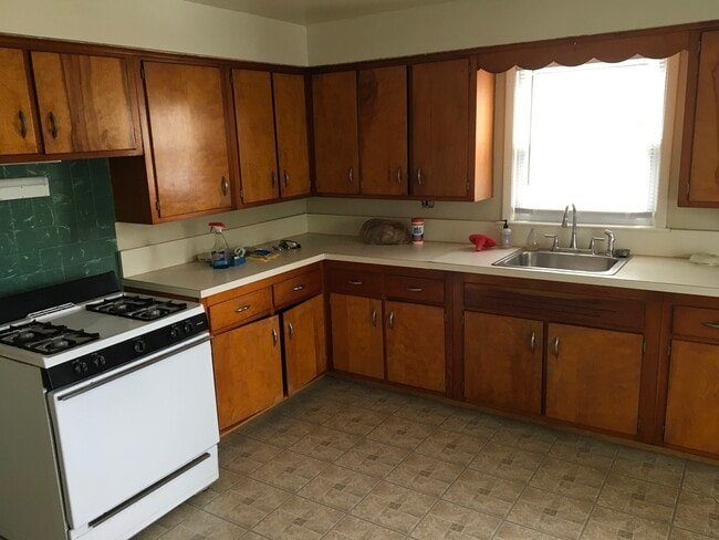 cocina 13x16 - 207 Garfield Ave
