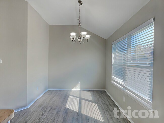 Foto del edificio - 1563 Nottingham Dr