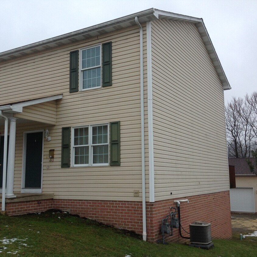 836 Highland Ave, Greensburg, PA 15601 Townhome Rentals in Greensburg