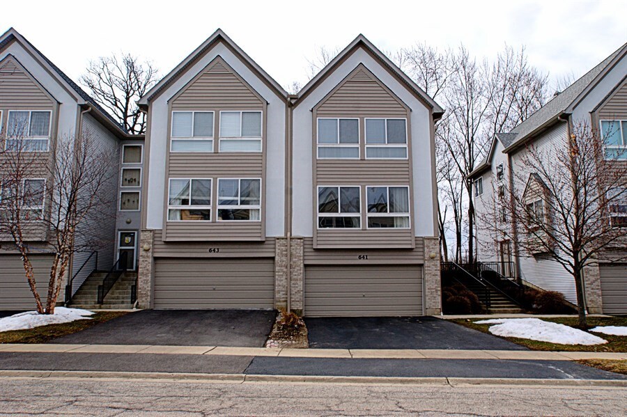 Primary Photo - 641 Diamond Pointe Dr