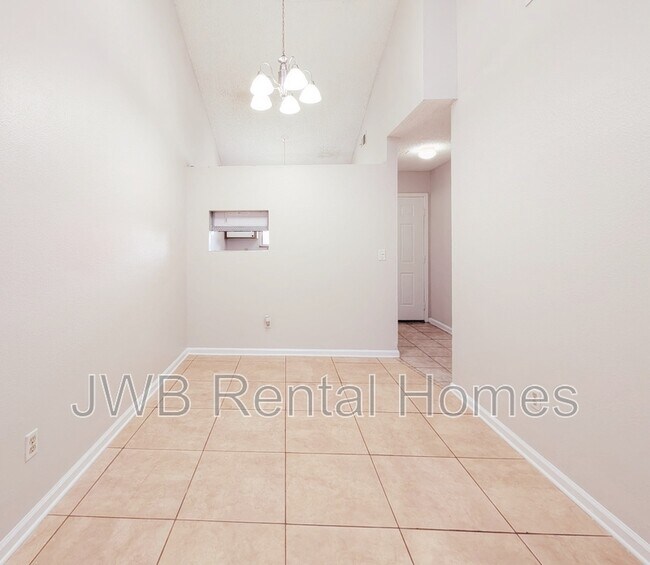 Building Photo - 2416 N Seabury Pl