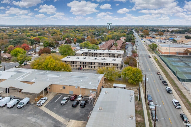 Aerial Context - Aristocrat Apartments