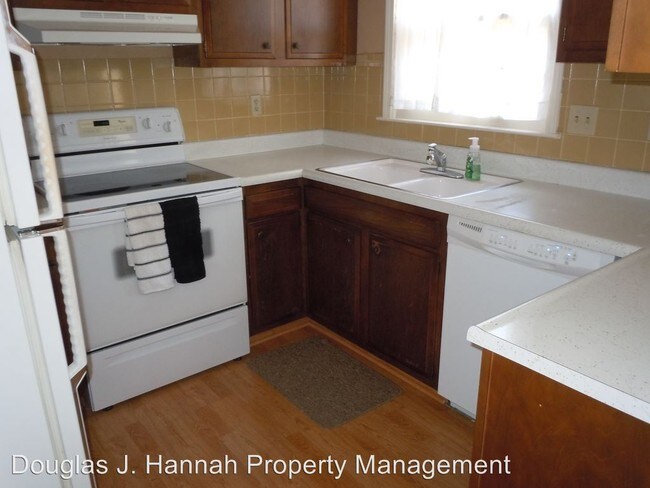 Building Photo - 3 br, 2.5 bath House - 944 Jana Drive 66049