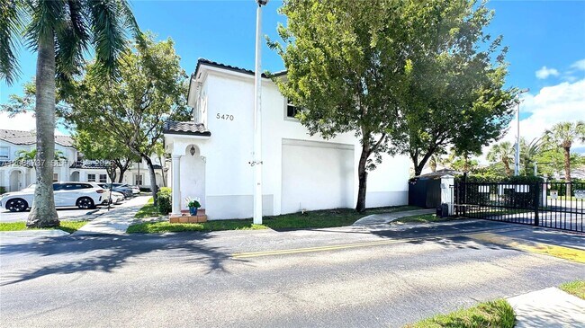 Foto del edificio - 5470 NW 107th Ave