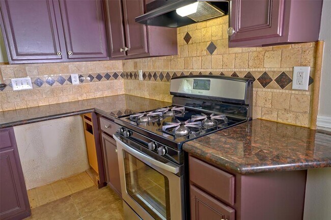 Building Photo - 6407 Harcourt Bridge Dr