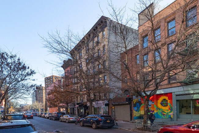Building Photo - 180 E 104th St