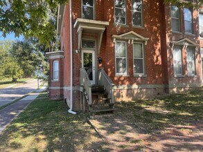Building Photo - 301 S 13th St