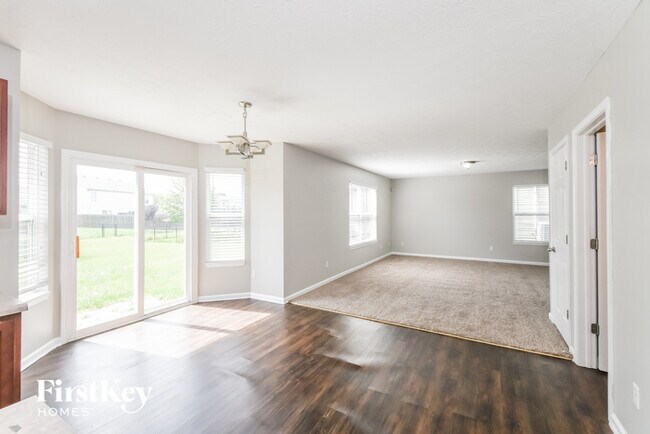 Foto del edificio - 7068 N Stubbington Ln