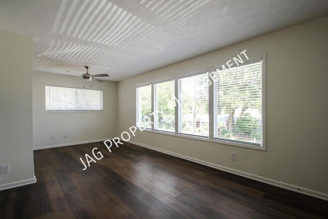 Building Photo - 1426 Berrier St