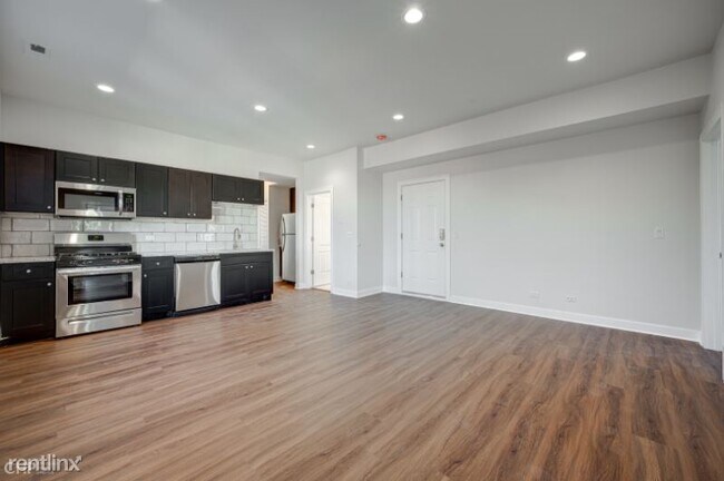Foto del edificio - 3135 W Montrose Ave