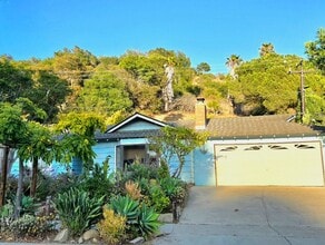 Building Photo - 1074 Via Regina