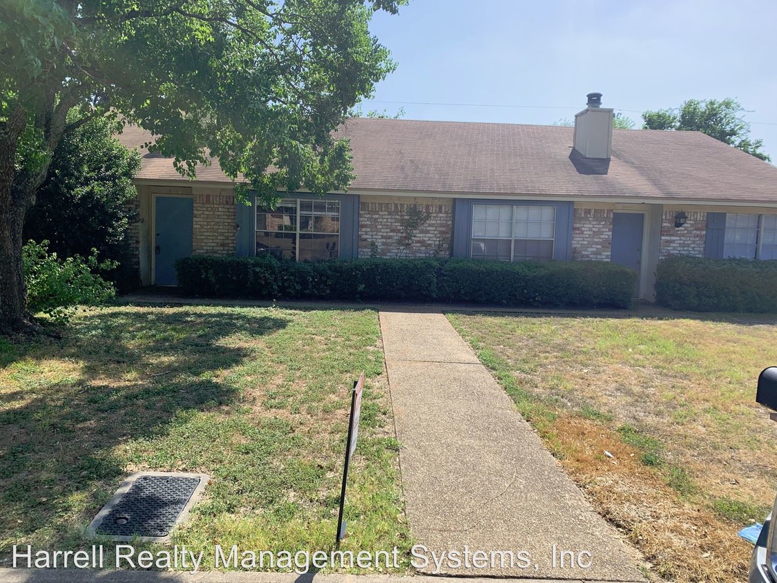 Primary Photo - 329 Mill Creek Cir