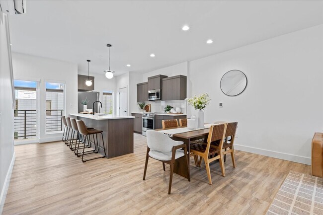 Kitchen & Dining (open floorplan) - 1011 Orchard, Boise, ID 83705 — UPTOWN CONDOS