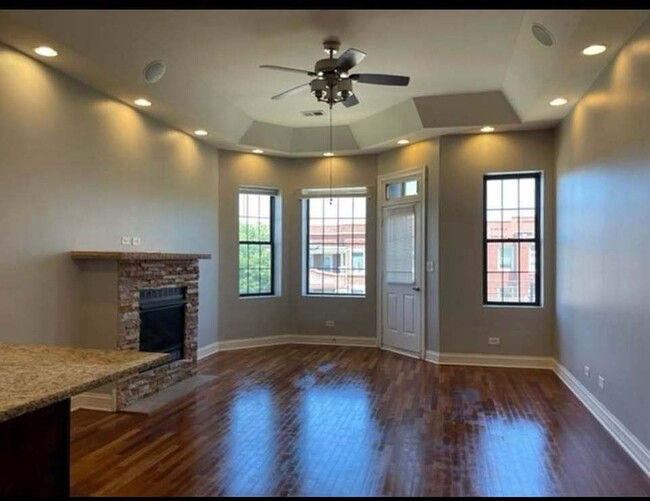 Foto del edificio - 1519 E Marquette Rd