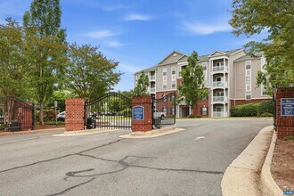 Building Photo - 122 Yellowstone Dr