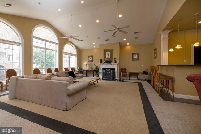 Foto del edificio - 4551 Strutfield Ln