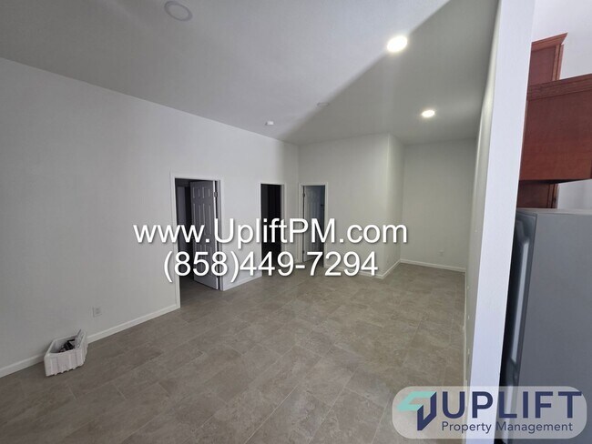 Foto del edificio - 9013 Magnolia Ave