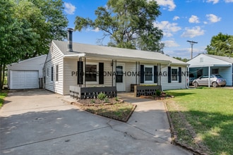Building Photo - 6551 NW Parkview St