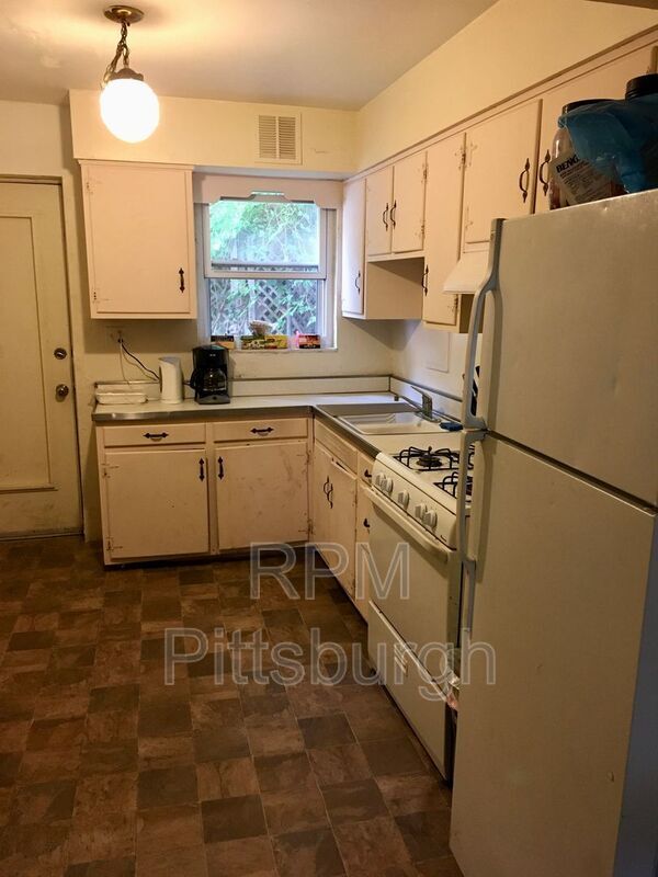 Building Photo - 355 Semple St