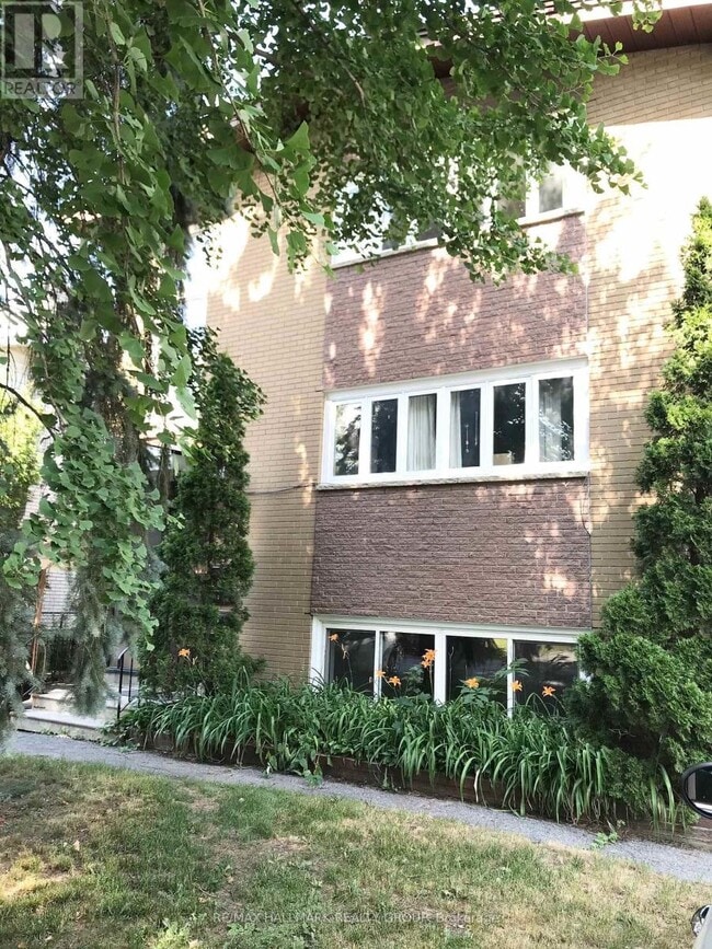 Building Photo - 847 Ivanhoe Ave
