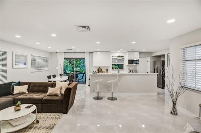 Foto del edificio - 3220 SE 11th St