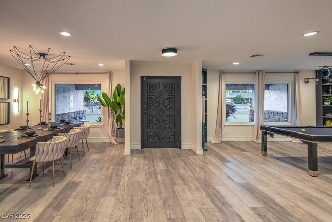 Building Photo - 3322 W Mardon Ave