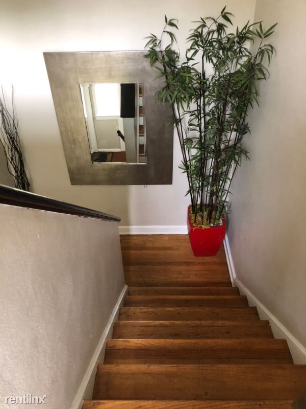 Building Photo - 2 br, 1 bath Apartment - 3018 Oak St