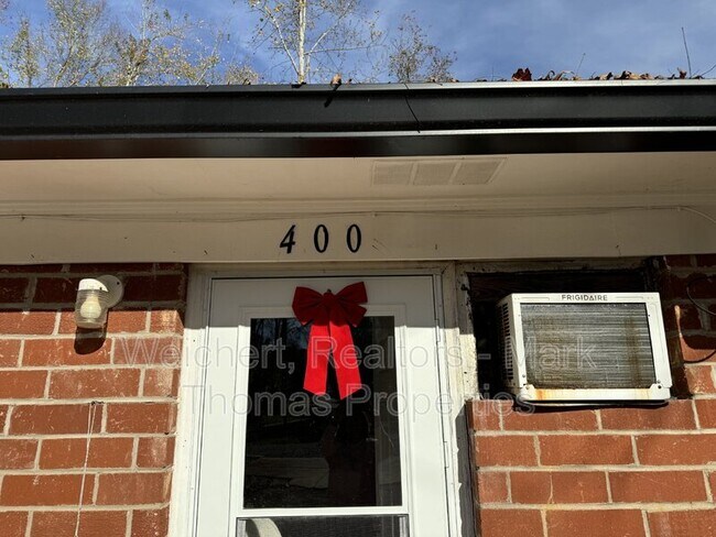 Foto del edificio - 400 School St