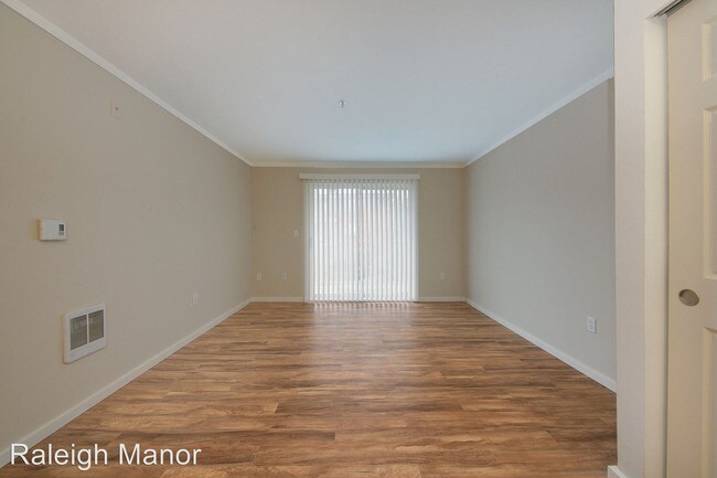 Foto del edificio - 1 br, 1 bath Apartment - 12000 15th Ave NE