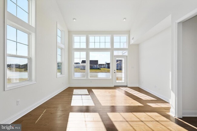 Building Photo - 25041 Tanager Ln