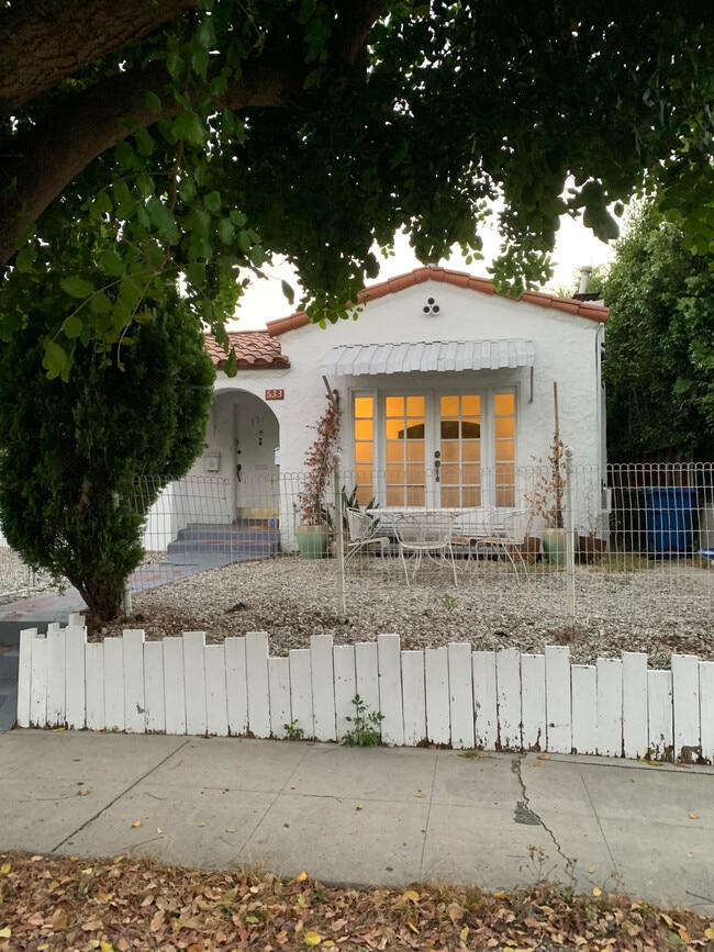 Building Photo - 533 N Alta Vista Blvd