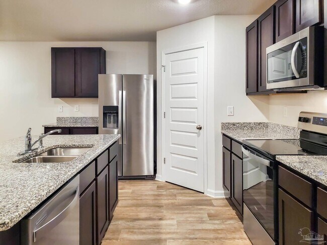 Foto del edificio - 7332 Lakeside Oak Ct