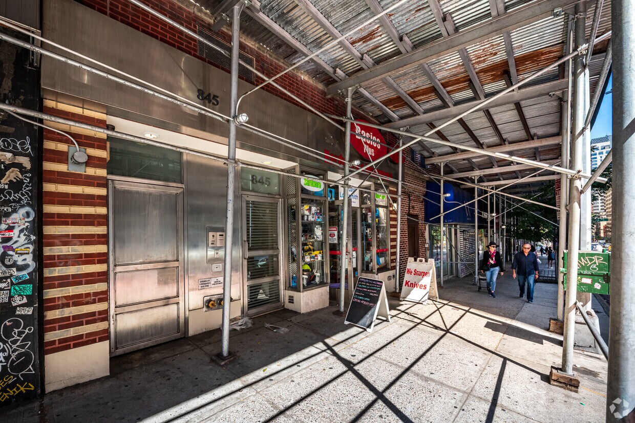 Building Photo - 845 2nd Ave