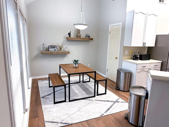 Foto del edificio - 11321 Avering Ln