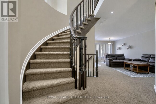 Building Photo - 366 Tourmaline Cres