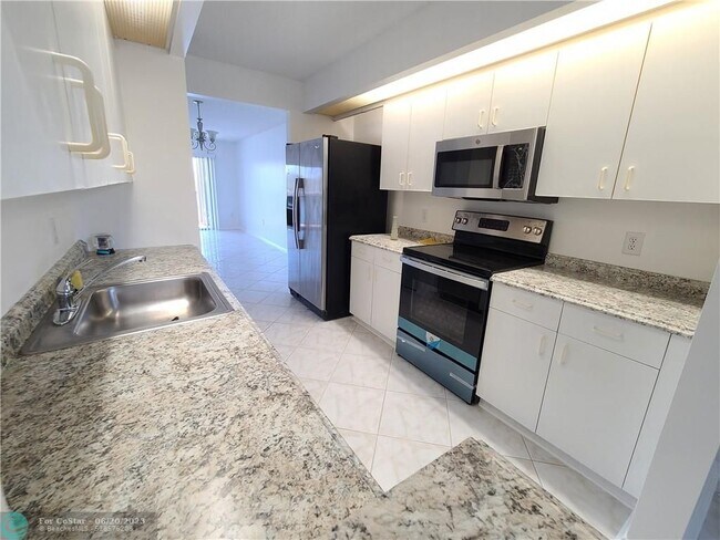 Foto del edificio - 13700 SW 14th St