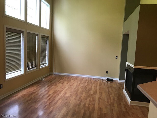 Foto del edificio - 5825 Crescent Ridge Dr