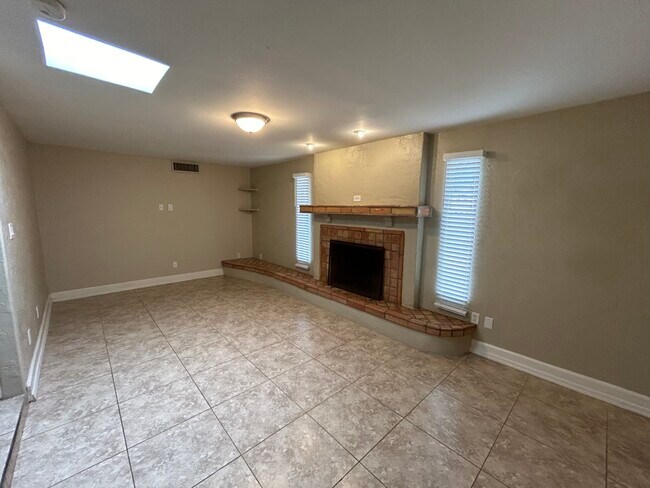 Building Photo - 15218 N 38th St