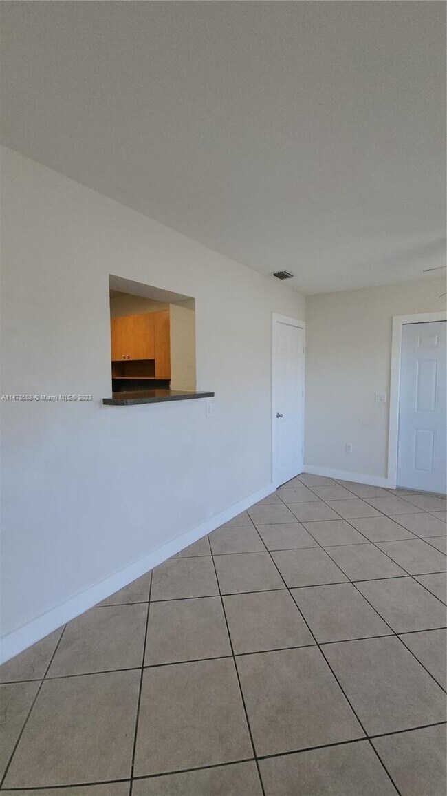 Building Photo - 1130 N 70th Ter