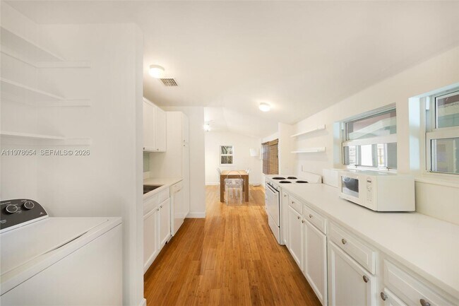 Foto del edificio - 3041 Calusa St