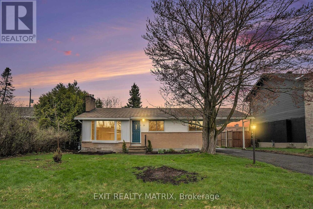 Primary Photo - 21 Parkside Crescent