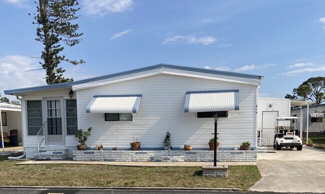 Foto del edificio - 914 Cortina Blvd